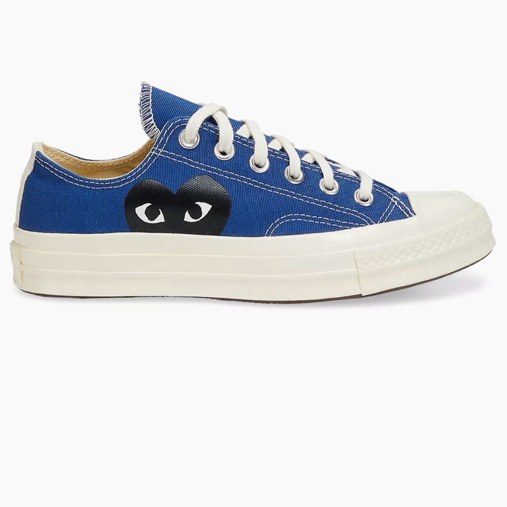 Comme des Garcons PLAY -Converse Chuck Taylor All Star Low Top Sneakers
